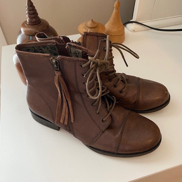 Size 8.5 women’s boots. Brown. - Picture 1 of 2
